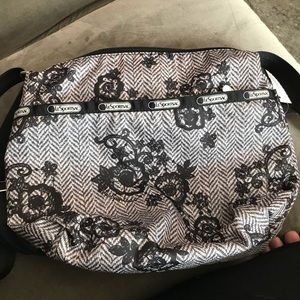 LeSportsac